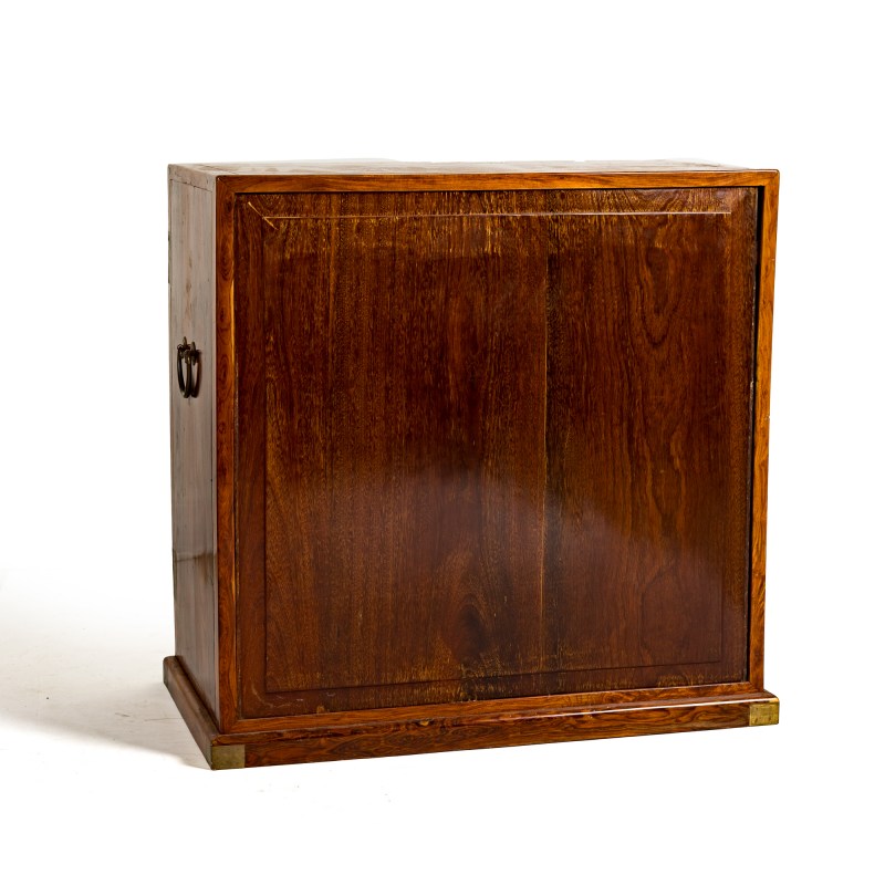 黃花梨癭木面雙門櫃 | A Chinese huanghuali two-door cabinet with burlwood panels - 图6