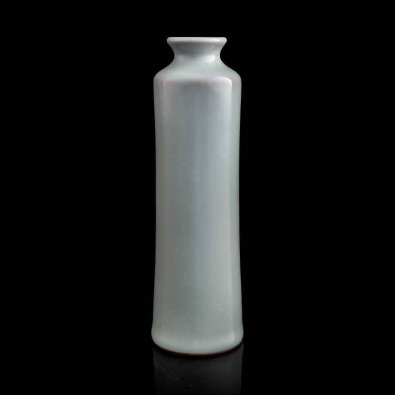 曉芳窑 天青釉筒瓶（附原盒及證書） | A Hsiao Fang kiln sky-blue-glazed sleeve vase, Modern - 图1