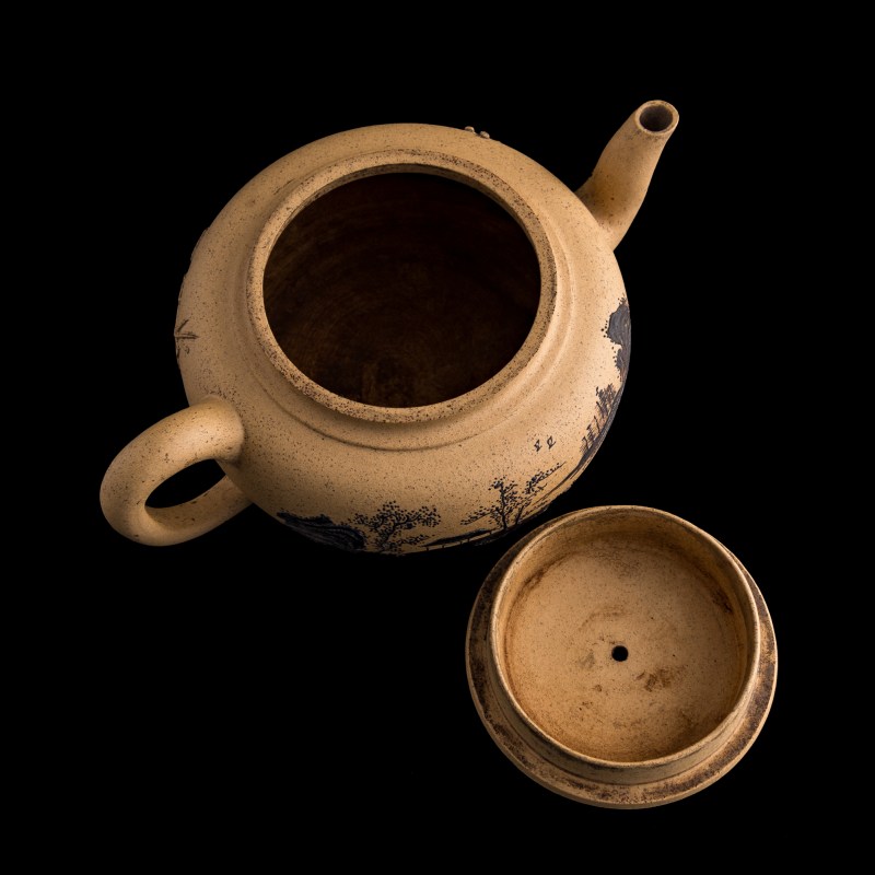 清代 阿曼陀室、彭年款段泥加彩山水壺 | A Chinese enameled Duanni 'landscape' teapot, Qing dynasty - 图6