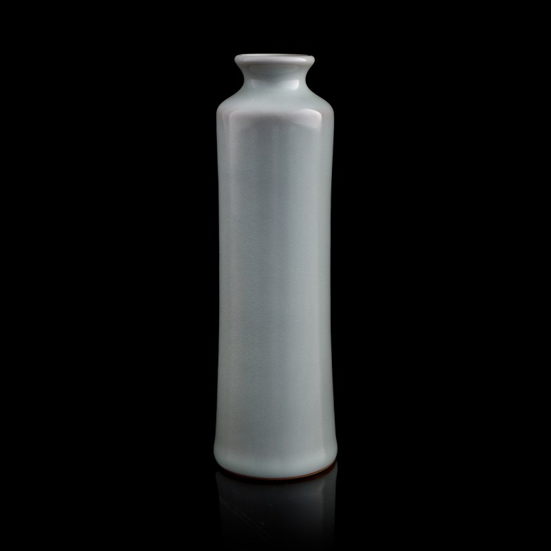 曉芳窑 天青釉筒瓶（附原盒及證書） | A Hsiao Fang kiln sky-blue-glazed sleeve vase, Modern - 图2