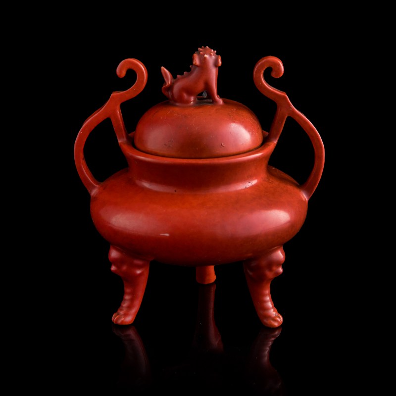 十九世紀 珊瑚紅熏爐（附原配錦盒） | A Chinese coral-red censer, 19th century - 图3