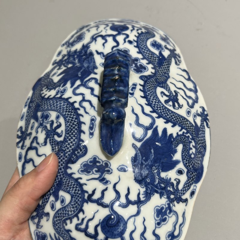清宣统 青花双龙赶珠纹花口盖盅 - 图7