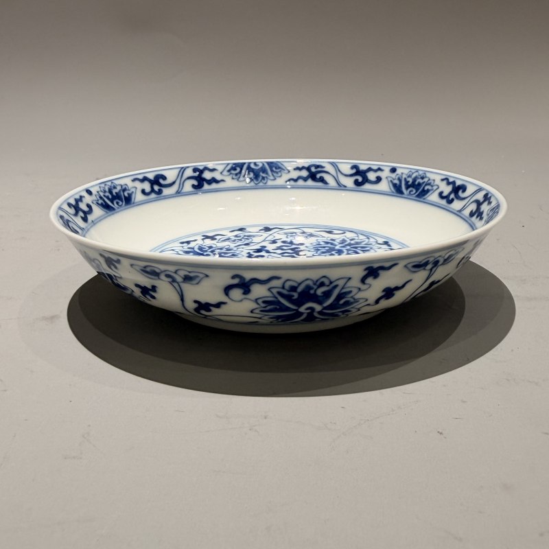 清道光 青花缠枝莲纹盘 - 图4
