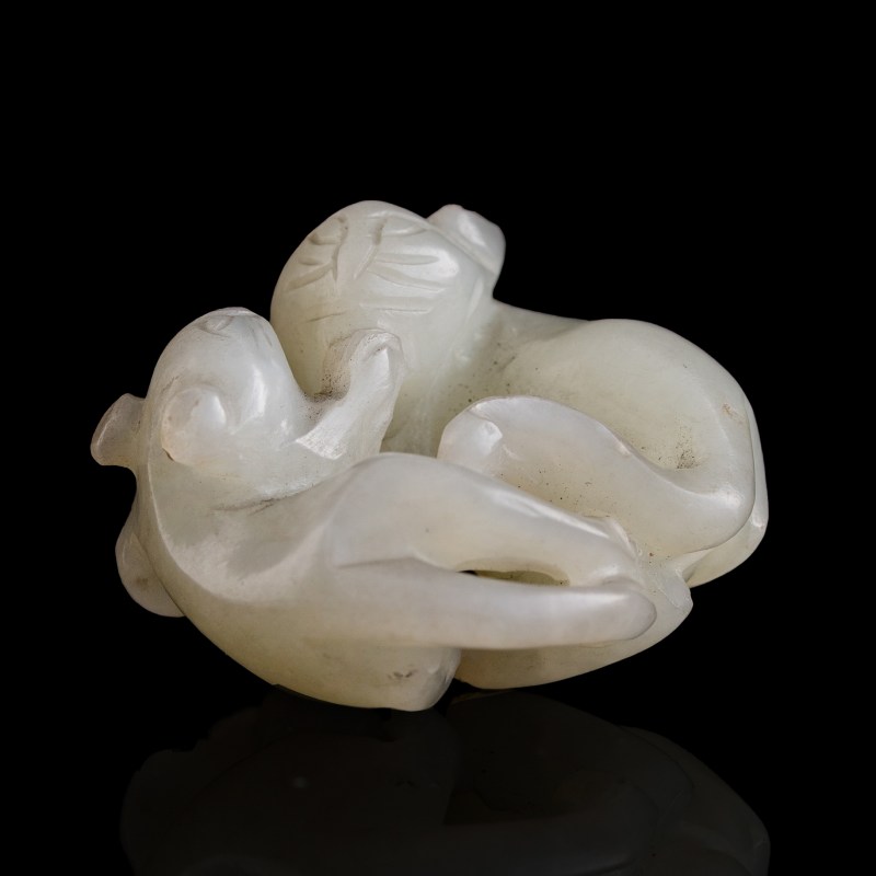 十九世紀早 白玉雙歡挂墜 | A Chinese white jade 'double badger' pendant, early 19th century - 图5