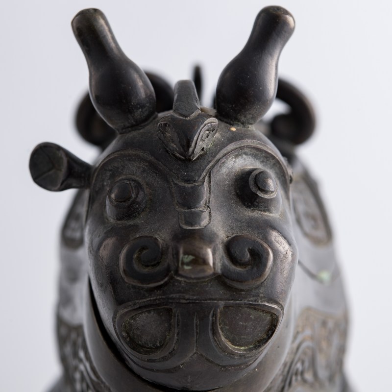 明代 銅饕鬄紋觥 | A Chinese bronze taotie-decorated gong vessel, Ming dynasty - 图11