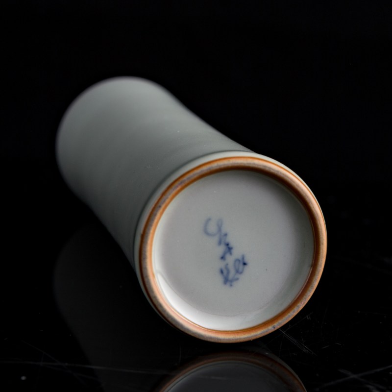 曉芳窑 天青釉筒瓶（附原盒及證書） | A Hsiao Fang kiln sky-blue-glazed sleeve vase, Modern - 图7