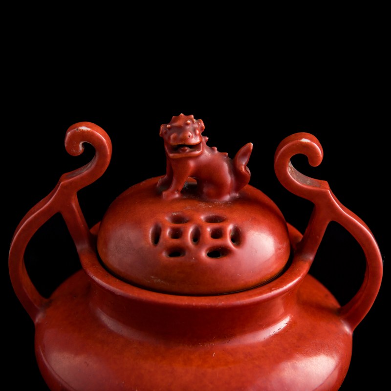 十九世紀 珊瑚紅熏爐（附原配錦盒） | A Chinese coral-red censer, 19th century - 图11