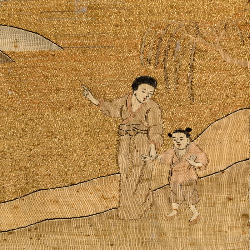 十九世紀晚 緙絲山水人物條屏鏡框一對 | A pair of framed Chinese kesi figural landscape panels, late 19th century - 图8