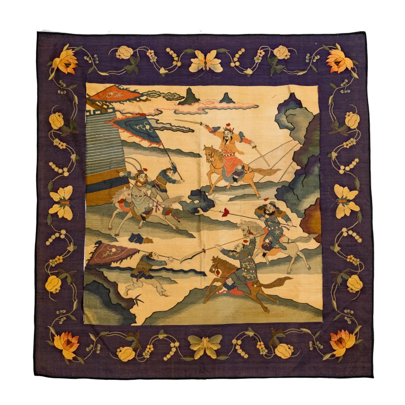 十九世紀 緙絲刀馬人物綉片及刺綉龍旗 | A Chinese kesi warrior panel and an embroidered dragon banner, 19th century - 图3