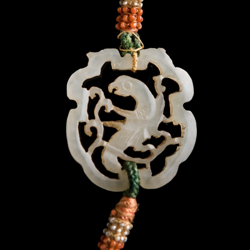 十八/十九世紀 核雕玉佩串 | A Chinese carved nut and jade pendant necklace, 18th/19th century - 图4