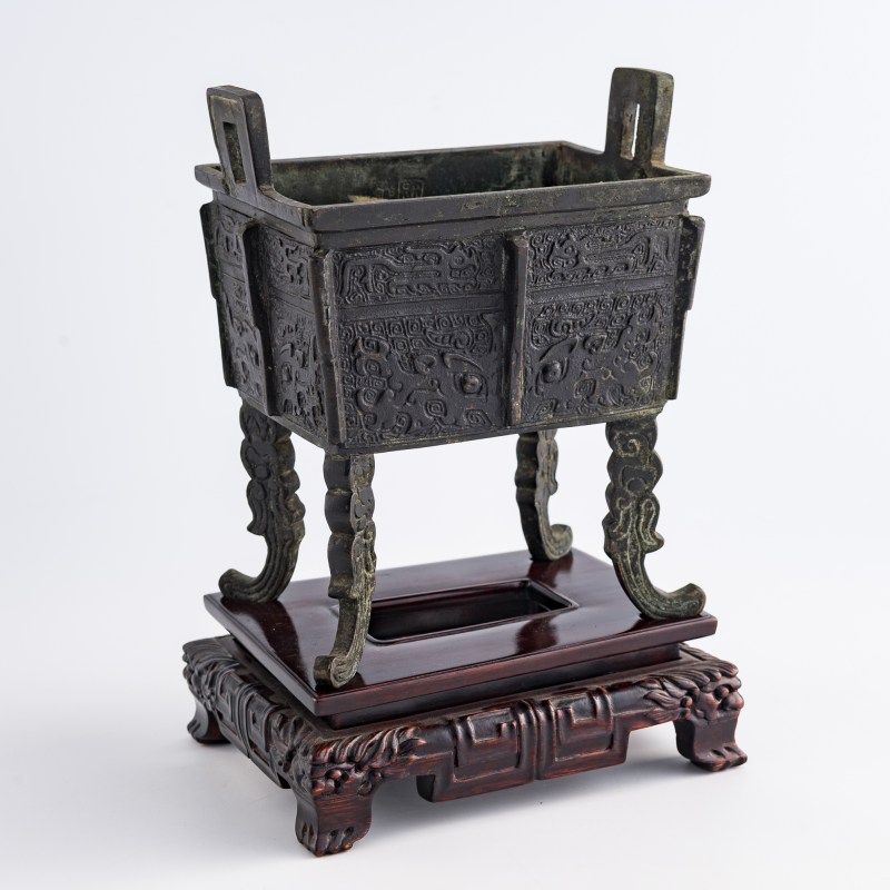 明代 銅方鼎（附硬木座） | A Chinese bronze square ding, Ming dynasty - 图5
