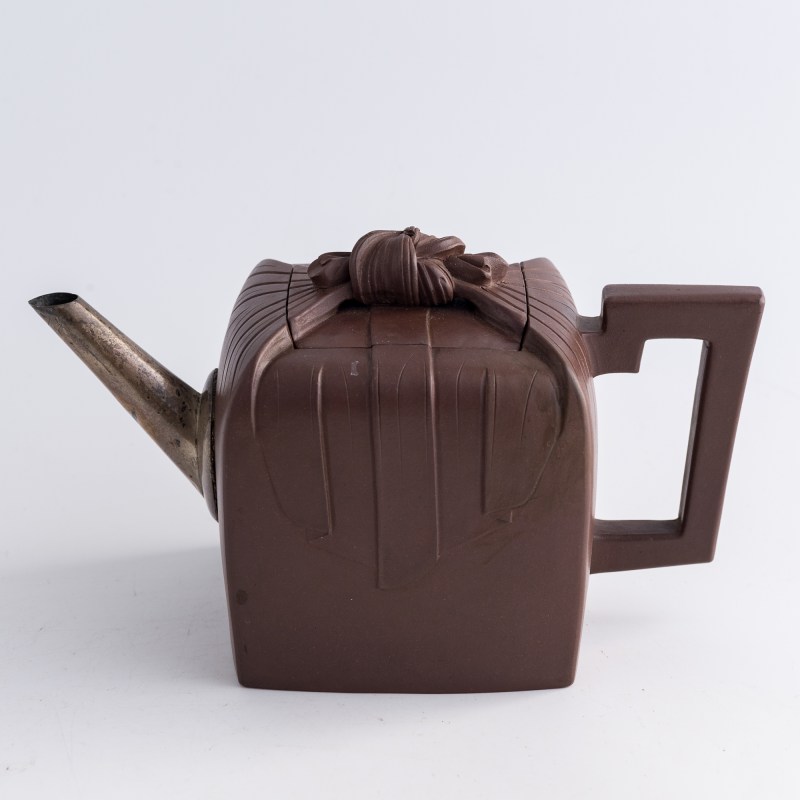 清代 紫砂包袱方壺 | A Chinese Yixing zisha bundle-form square teapot, Qing dynasty - 图2
