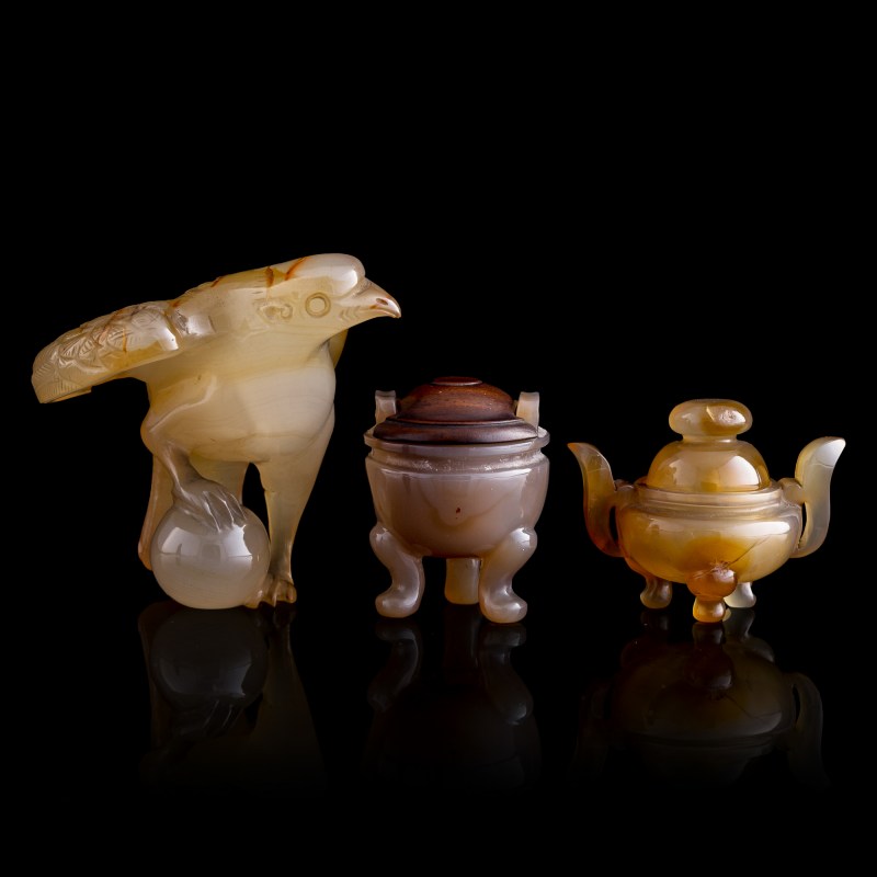十八/十九世紀 各式瑪瑙三件 | Three assorted Chinese agate objects, 18th/19th century