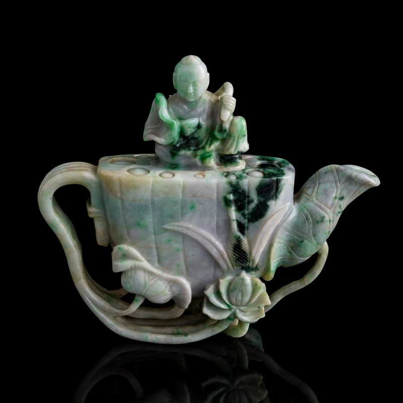 清代 翡翠蓮藕形童子蓋壺 | A Chinese jadeite lotus-form teapot with boy finial, Qing dynasty - 图1