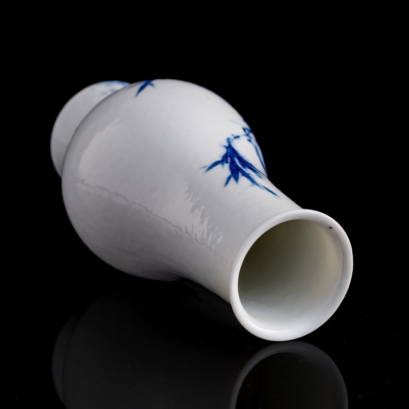 民國 王步風格青花花鳥瓶 | A Chinese 'Wang Bu'-style blue and white vase, Republic period - 图5