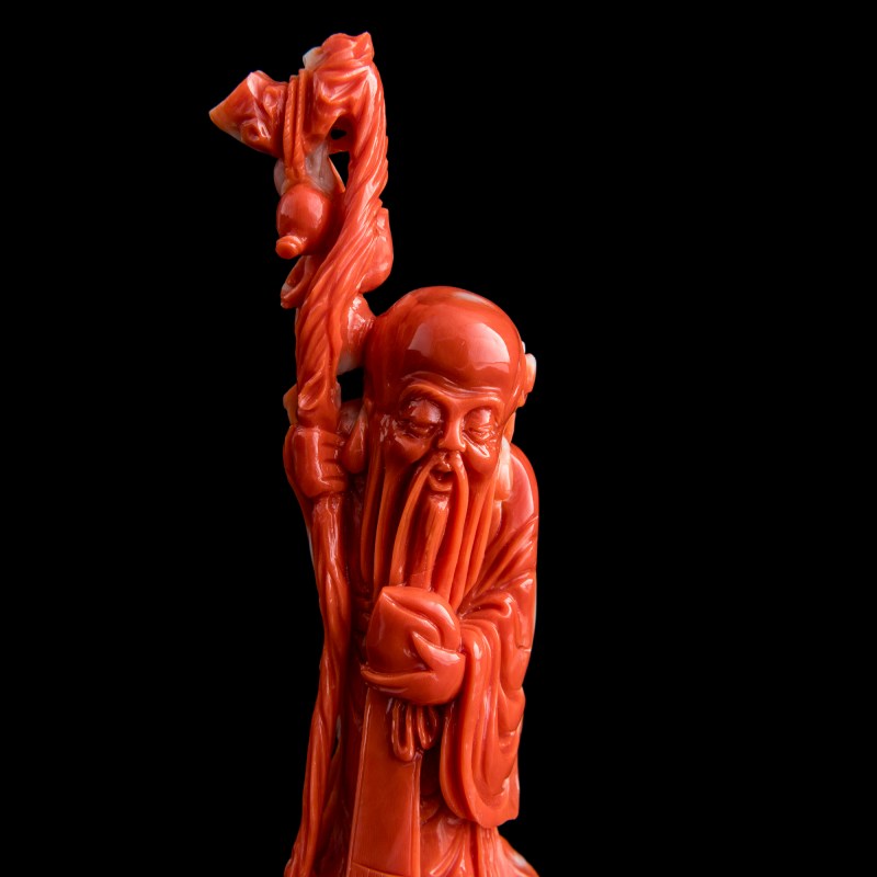 十九世紀 珊瑚雕壽星（附硬木座） | A Chinese carved coral figure of Shouxing, 19th century - 图7