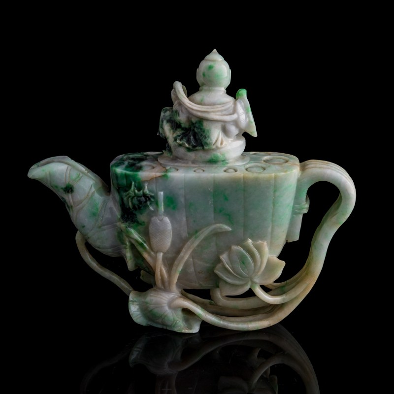 清代 翡翠蓮藕形童子蓋壺 | A Chinese jadeite lotus-form teapot with boy finial, Qing dynasty - 图2