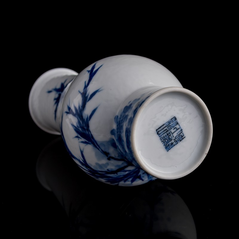 民國 王步風格青花花鳥瓶 | A Chinese 'Wang Bu'-style blue and white vase, Republic period - 图6