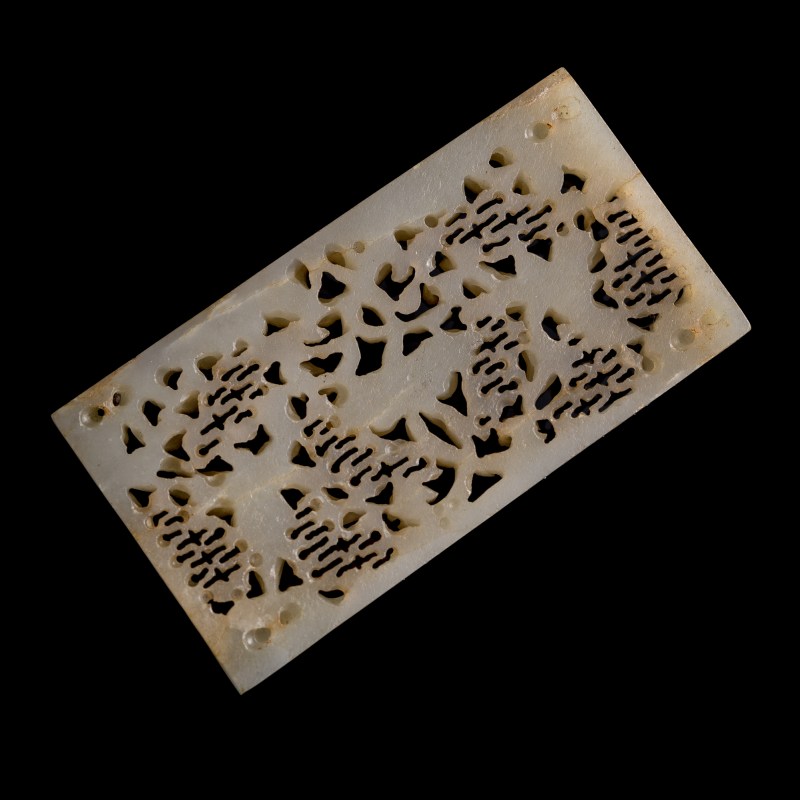 明代 白玉鏤雕雲鶴帶板 | A Chinese white jade openwork 'clouds and cranes' belt plaque, Ming dynasty - 图4