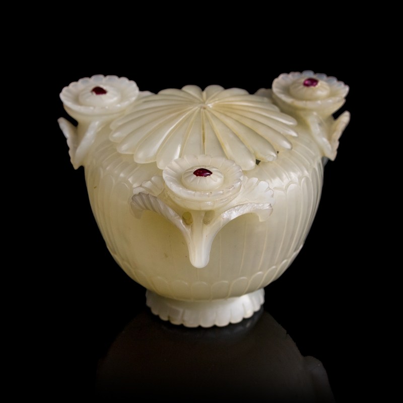 清乾隆 白玉痕都斯坦蓋爐(附1981年購買票據） | A Chinese white jade Mughal-style covered censer, Qianlong period, Qing dynasty - 图1