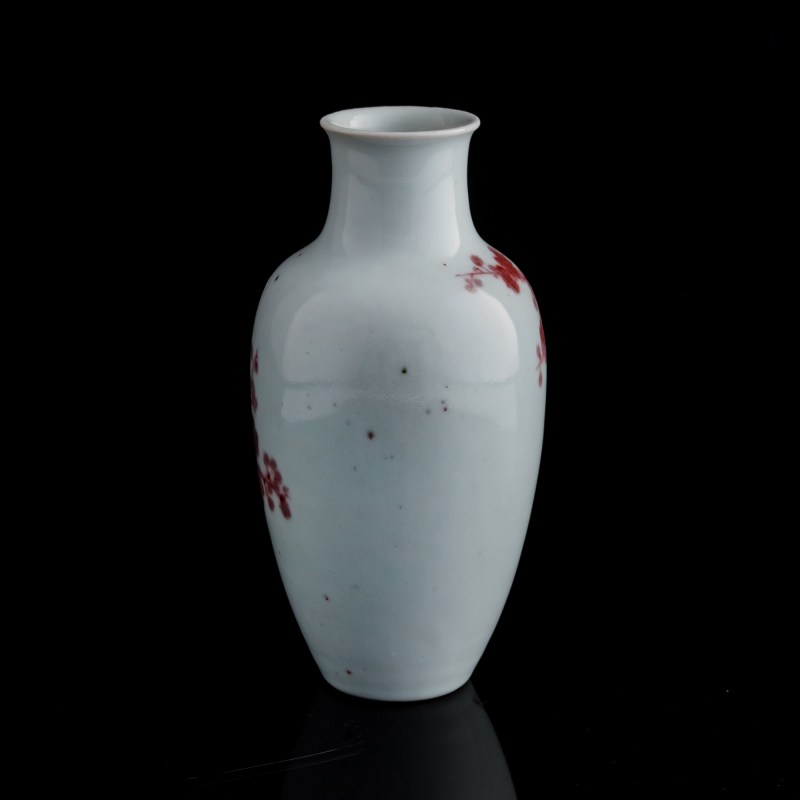 十九世紀 釉裏紅梅花瓶 | A Chinese copper-red-underglazed 'plum blossom' vase, 19th century - 图3