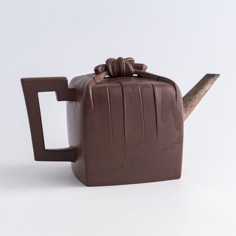 清代 紫砂包袱方壺 | A Chinese Yixing zisha bundle-form square teapot, Qing dynasty - 图4