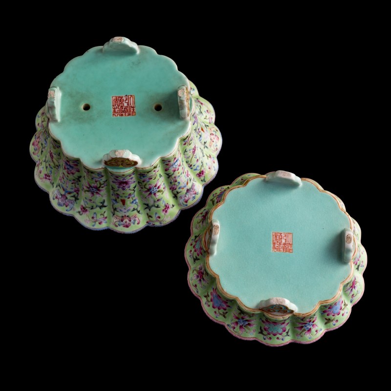 民國 綠地粉彩纏枝蓮花盆 | A Chinese green-ground famille rose lotus-scroll jardinière and stand, Republic period - 图8