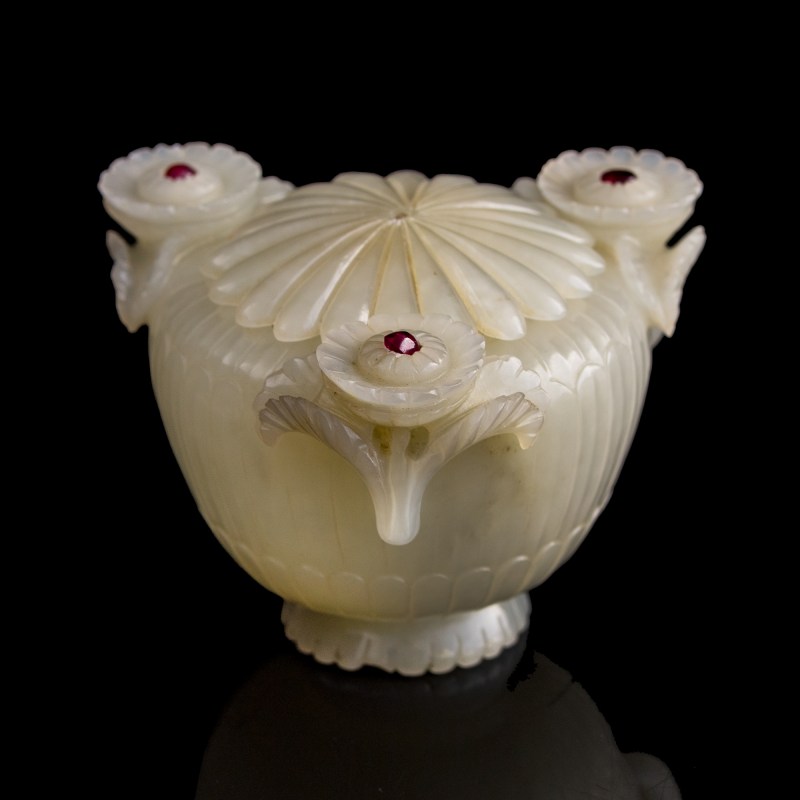 清乾隆 白玉痕都斯坦蓋爐(附1981年購買票據） | A Chinese white jade Mughal-style covered censer, Qianlong period, Qing dynasty - 图3