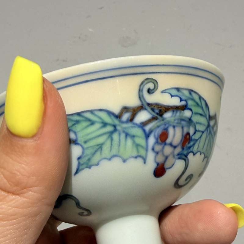 明成化 斗彩葡萄纹高足杯 - 图7