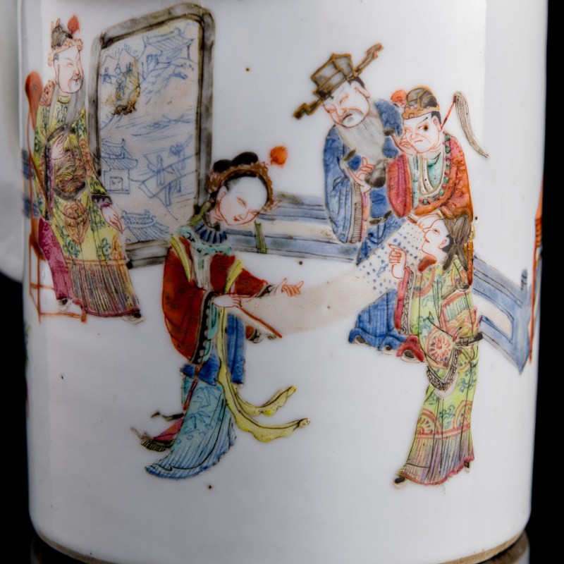 清道光 粉彩人物壺 | A Chinese famille rose 'figural' teapot, Daoguang period, Qing dynasty - 图9