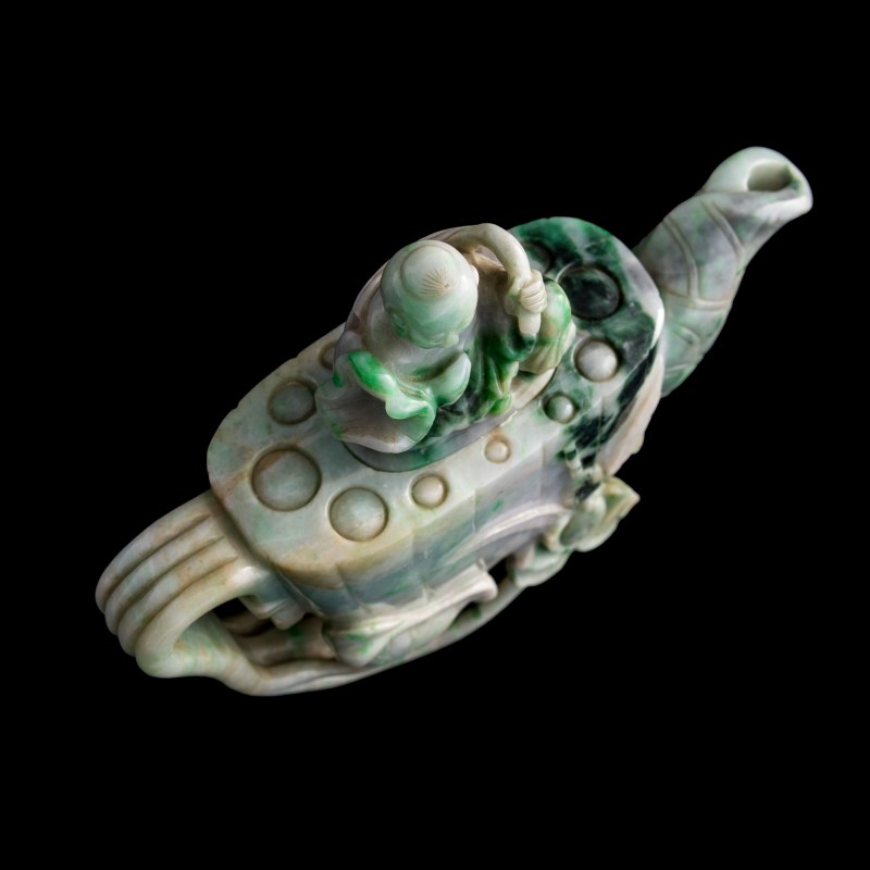 清代 翡翠蓮藕形童子蓋壺 | A Chinese jadeite lotus-form teapot with boy finial, Qing dynasty - 图6
