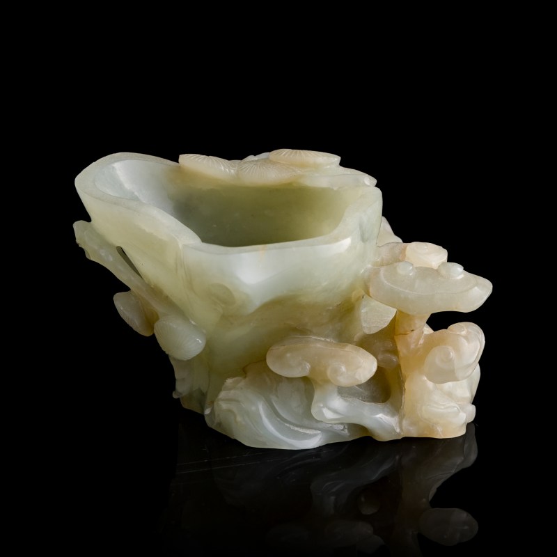 十八世紀 白玉雕靈芝形水盂 | A Chinese white jade lingzhi-form water coupe, 18th century - 图1