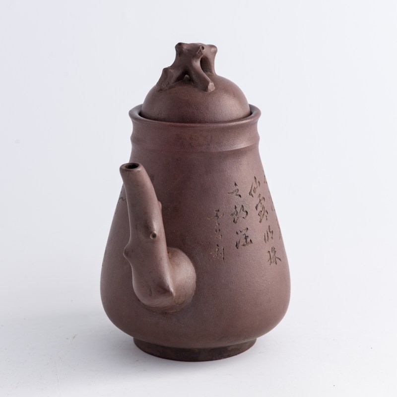 清代/民國 雲石刻、蓮生及彭年款紫砂刻花卉詩文壺 | A Chinese Yixing zisha 'floral' and 'inscription' teapot, Qing dynasty/Republic period - 图2
