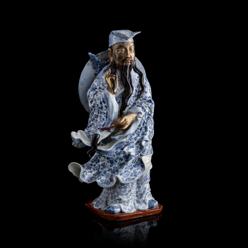 民國 青花瓷塑呂洞賓 | A Chinese blue and white figure of Lü Dongbin, Republic period - 图1