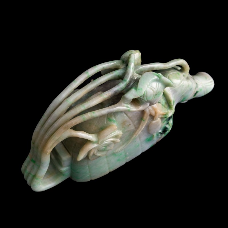 清代 翡翠蓮藕形童子蓋壺 | A Chinese jadeite lotus-form teapot with boy finial, Qing dynasty - 图8