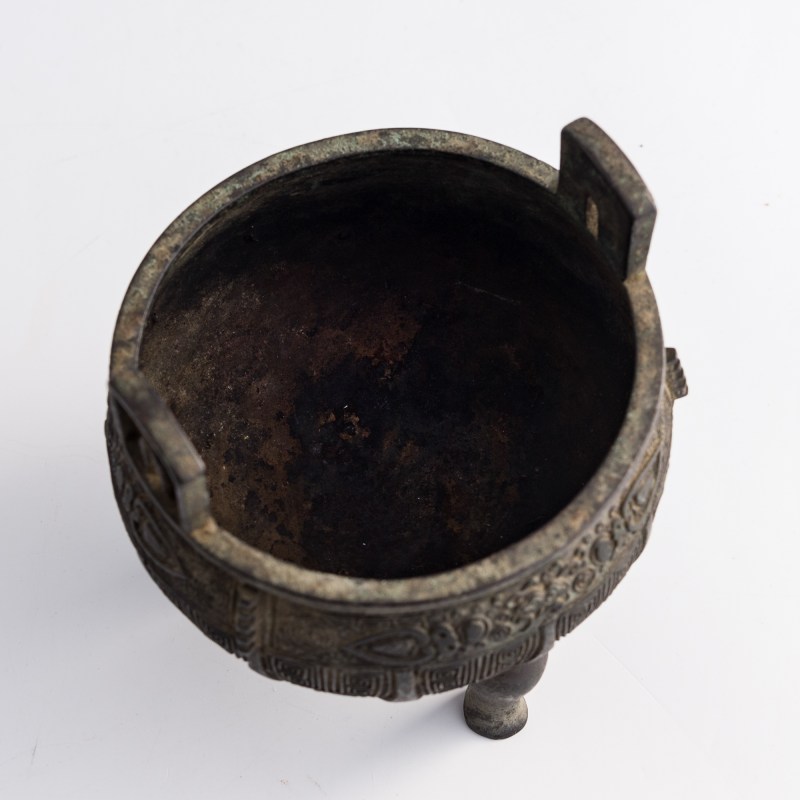 明代 銅三足圓鼎 | A Chinese bronze tripod round ding, Ming dynasty - 图6