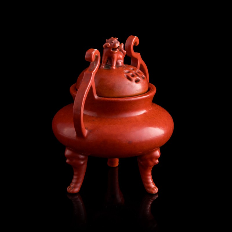 十九世紀 珊瑚紅熏爐（附原配錦盒） | A Chinese coral-red censer, 19th century - 图4