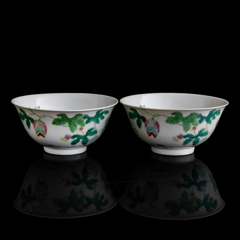 清道光 樂古堂制粉彩癩瓜紋碗一對（附錦盒） | A pair of Chinese famille rose 'melon' bowls, Daoguang period, Qing dynasty