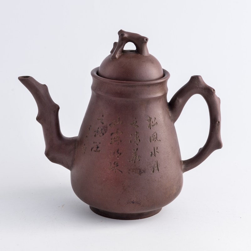 清代/民國 雲石刻、蓮生及彭年款紫砂刻花卉詩文壺 | A Chinese Yixing zisha 'floral' and 'inscription' teapot, Qing dynasty/Republic period - 图3