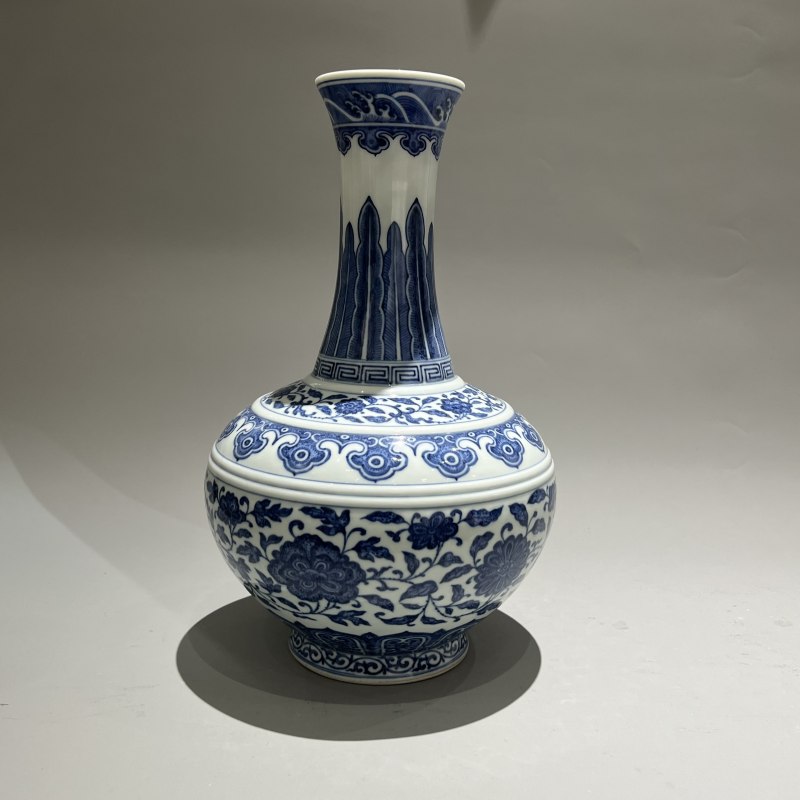 清道光 青花缠枝莲纹玉壶春瓶 - 图3