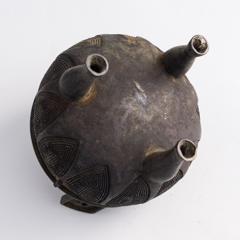 明代 銅三足圓鼎 | A Chinese bronze tripod round ding, Ming dynasty - 图7