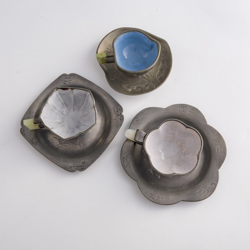 清代/民國 紫砂包錫杯八個 | A collection of Chinese pewter-mounted Yixing cups and trays, Qing/Republic period - 图8
