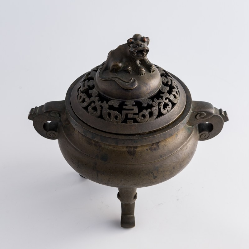 十八世紀 玉堂清玩款銅獅鈕熏爐 | A Chinese bronze lion-finial covered censer, 18th century - 图5