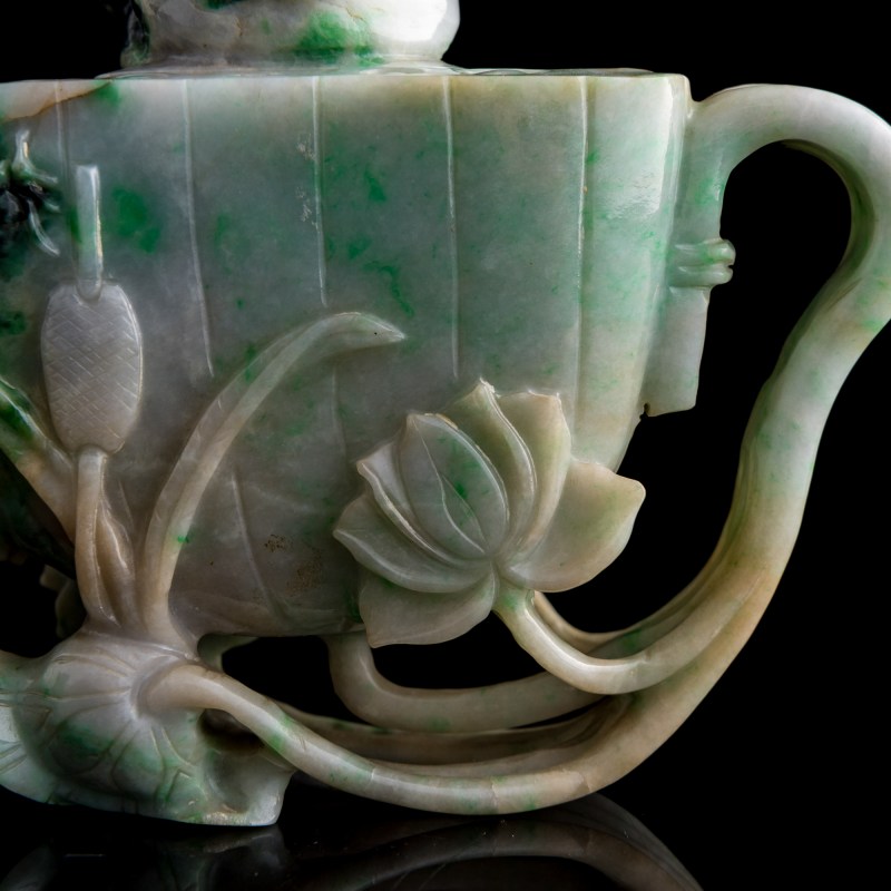 清代 翡翠蓮藕形童子蓋壺 | A Chinese jadeite lotus-form teapot with boy finial, Qing dynasty - 图11