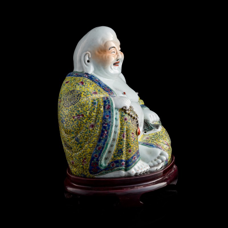 民國 朱茂記造粉彩彌勒佛（附木座） | A Chinese famille rose figure of Maitreya, Republic period - 图4