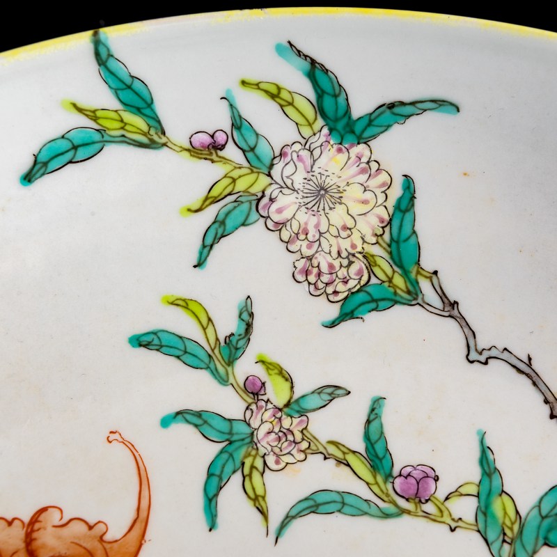 十九世紀 粉彩九桃盤 | A Chinese famille rose 'Nine Peaches' charger, 19th century - 图6