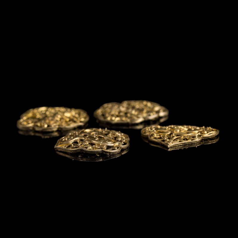 元代或更早 銀鎏金鏤空佩飾四片 | Four Chinese gilt-silver openwork ornaments, Yuan dynasty or earlier - 图2