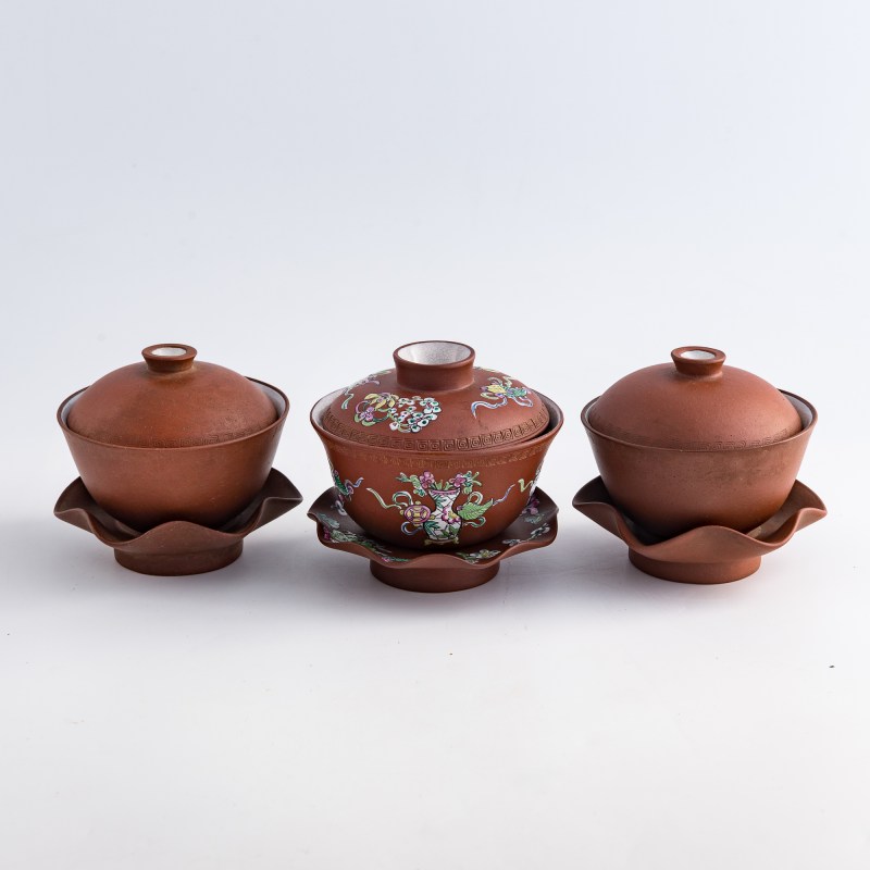 清代/民國 紫砂蓋碗三件 | Three Chinese Yixing zisha covered tea bowls, Qing dynasty/Republic period