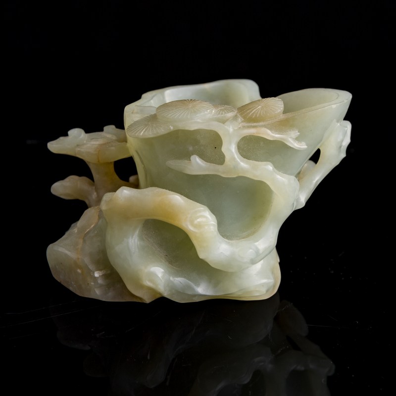 十八世紀 白玉雕靈芝形水盂 | A Chinese white jade lingzhi-form water coupe, 18th century - 图6