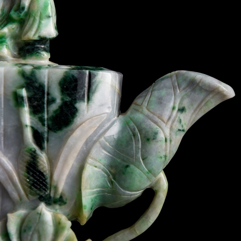 清代 翡翠蓮藕形童子蓋壺 | A Chinese jadeite lotus-form teapot with boy finial, Qing dynasty - 图12